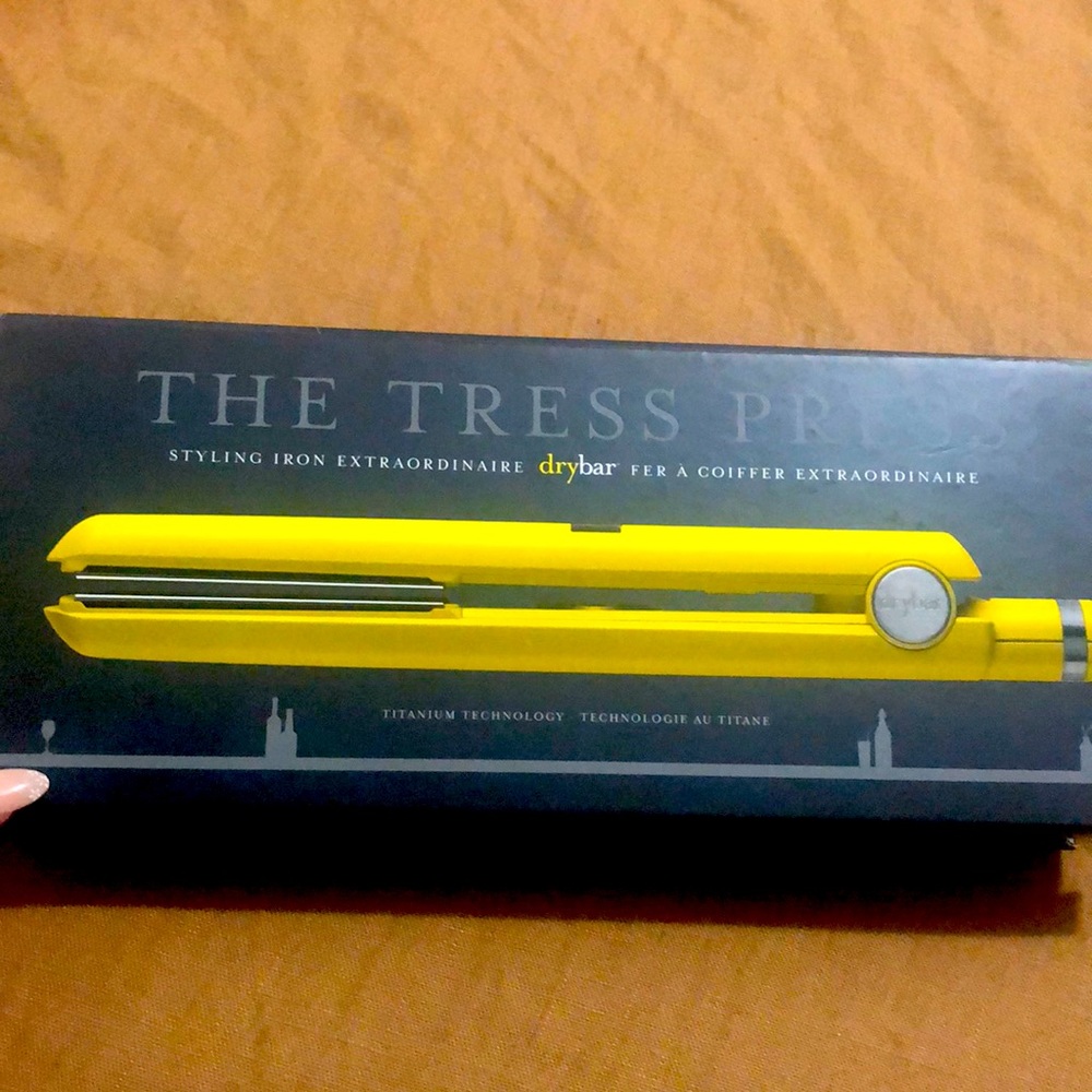 Drybar straightener The Tress